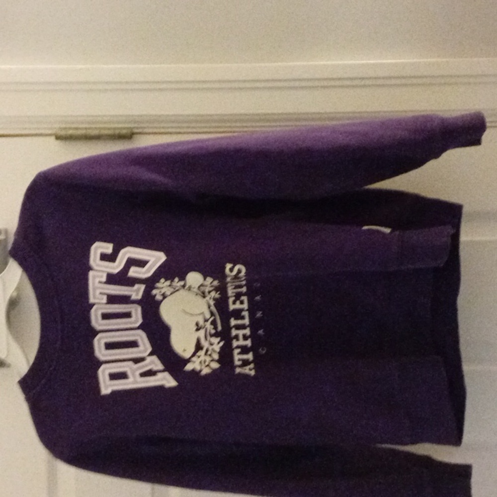 Roots Purple Womens Sweatshirt. No Stains Rips. Size Medium
